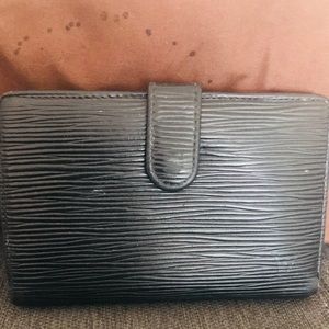Louis Vuitton leathers wallet